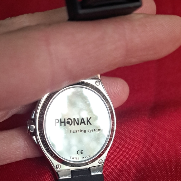 Phonak Hearing Aid Watch. Needs A Battery - Picture 4 of 6